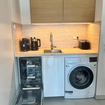 Daire Very Comfortable Air-Conditioned 2 Rooms With Direct Beach Access And A Free Parking Vias