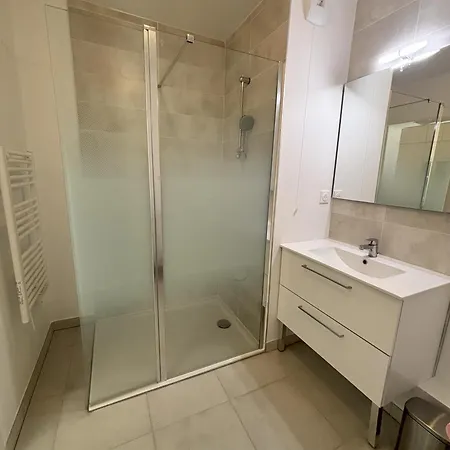 Very Comfortable Air-Conditioned 2 Rooms With Direct Beach Access And A Free Parking Vias
