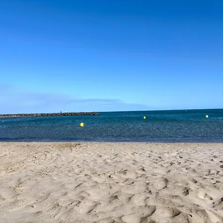 Daire Very Comfortable Air-Conditioned 2 Rooms With Direct Beach Access And A Free Parking Vias