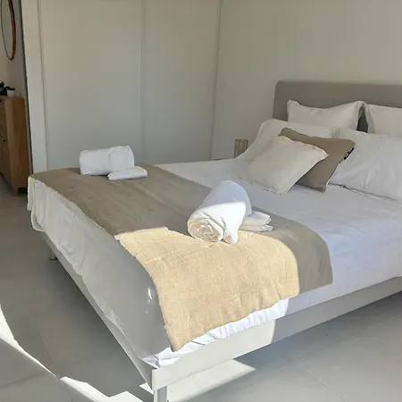 Daire Very Comfortable Air-Conditioned 2 Rooms With Direct Beach Access And A Free Parking *