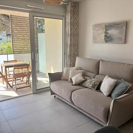 Very Comfortable Air-Conditioned 2 Rooms With Direct Beach Access And A Free Parking * Vias