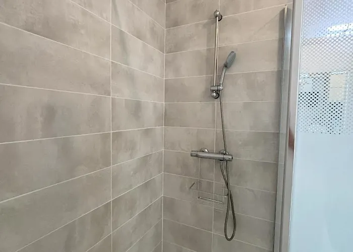 Very Comfortable Air-conditioned 2 With Direct Access And A Free Parking Apartmán