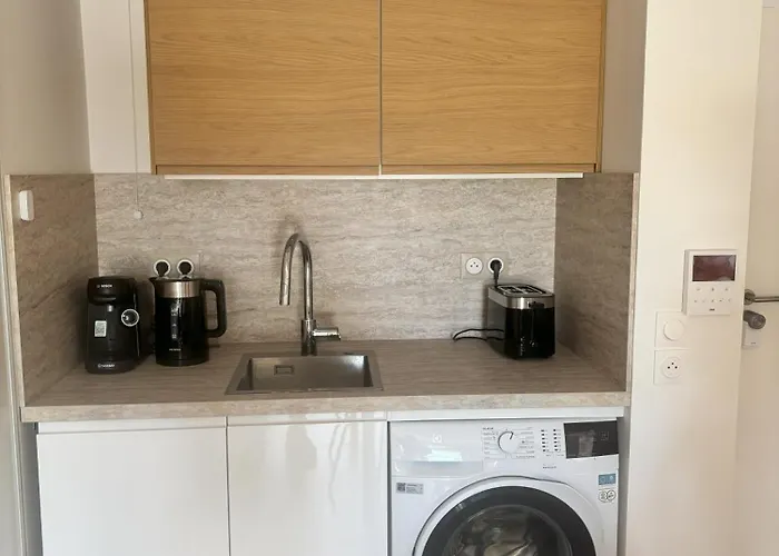 Very Comfortable Air-conditioned 2 With Direct Access And A Free Parking Apartmán *