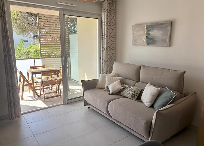 Very Comfortable Air-conditioned 2 With Direct Access And A Free Parking * Vias